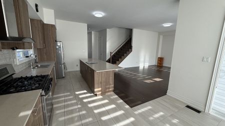 For Lease - 56 Lollard Way, Brampton, Ontario - Photo 4