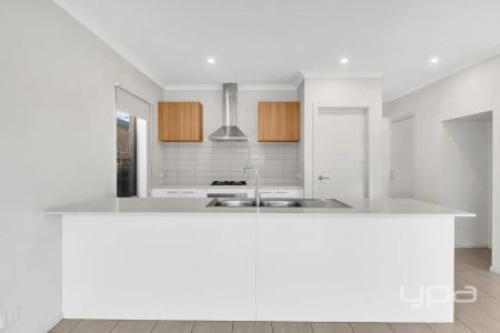 “Stylish Double-Storey Home Offering Space, Comfort & Coastal Lifestyle !!” - Photo 4