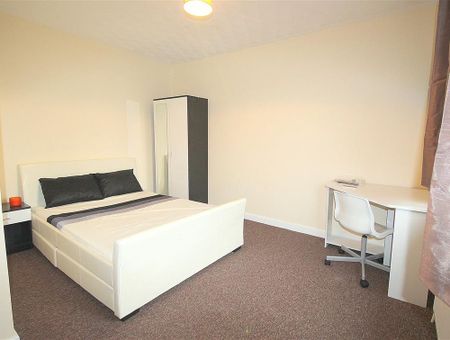 Room 6 Sexton Avenue, Bedford - Photo 5