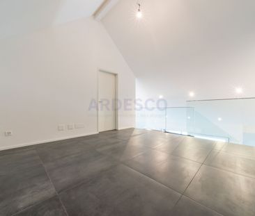 Elegance, comfort and superb condition combined! - Foto 1