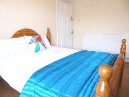 4 bedroom house to rent - Photo 2