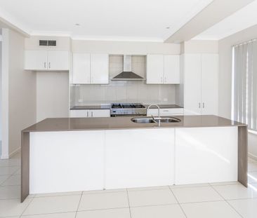 EDEN ON THE LAKE.....3 LEVEL LUXURY! - Photo 4