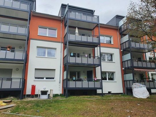 Modernes Wohnhaus, renovierte Wohnung, beste Lage - Photo 1