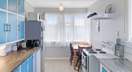 ALLENTON - 3 BEDROOMS - Photo 3