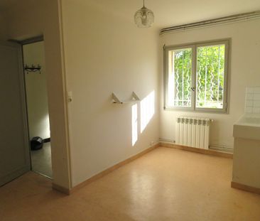 Maison + Garage 940€ H.C , proche rue salomon reinach, Nîmes - Photo 2