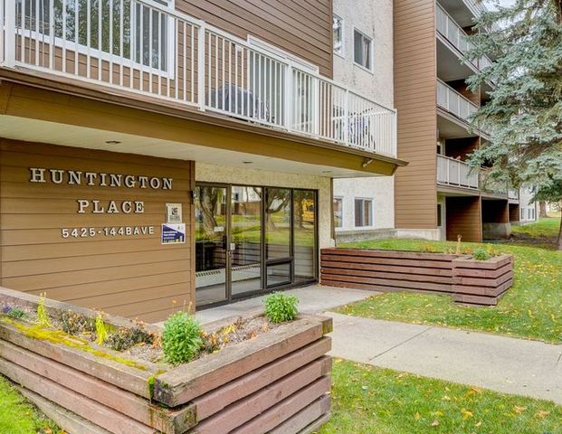 Huntington Place | 5425 144B Ave, Edmonton - Photo 1