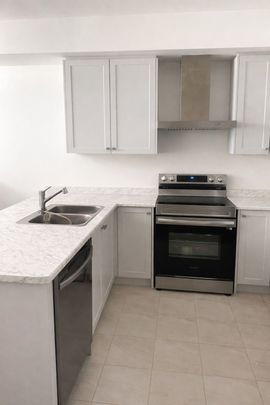 For Lease - 39 Niagara Drive, Thorold, Ontario - Photo 1