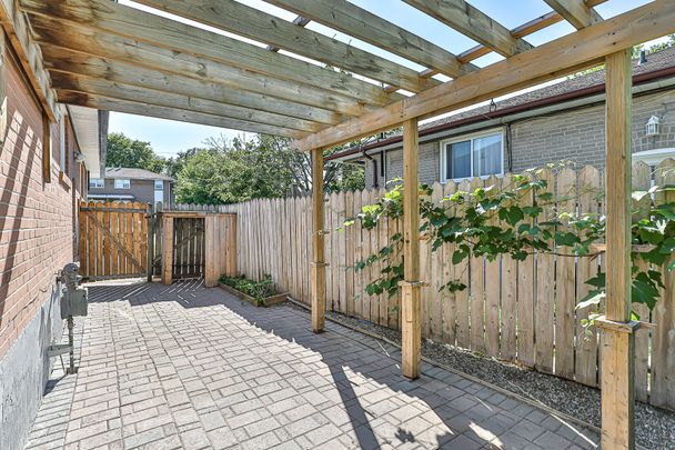 For Lease - 225 Septonne Avenue Unit# B, Newmarket, Ontario - Photo 1