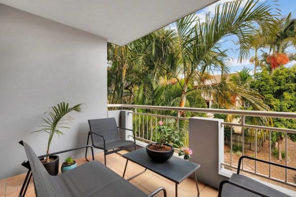 Prime Location Refurbished 2-Bedroom Unit with Ensuite Bathrooms - Photo 1