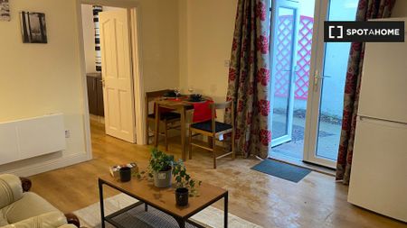 1-bedroom apartment for rent in Cabra-Drumcondra, Dublin - Photo 3