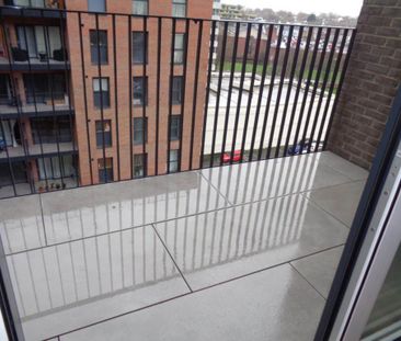 2 bedroom flat to rent - Photo 6