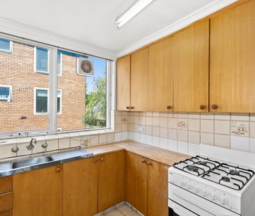 12/10A Mason Street, Hawthorn VIC 3122 - Photo 4