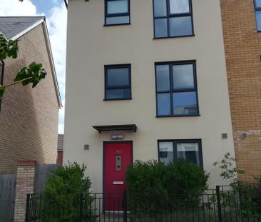 4 bedroom end of terrace house to rent - Photo 4