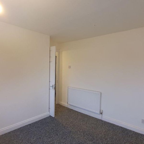 4 bedroom terraced house to rent - Photo 1