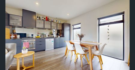 Sleek, Spacious & Convenient - Photo 5