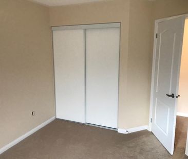 For Lease - 5 Mccandless Crt Court, Milton, Ontario - Photo 3