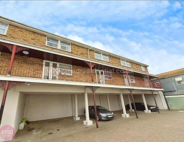 London Road, Westcliff On Sea - Photo 1