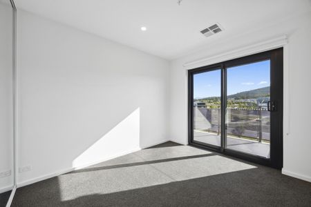Stylish and Contemporary Design - Photo 4
