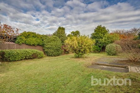 3 Windsor Avenue, Oakleigh South VIC 3167 - House For Rent | Domain - Photo 3