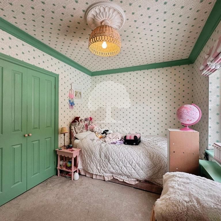 4 bedroom bungalow to rent - Photo 1