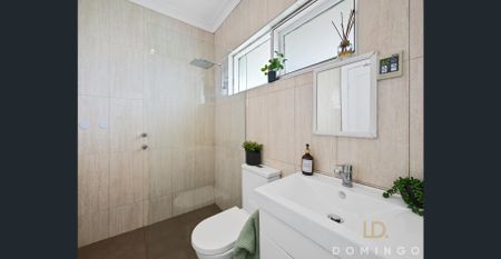 FAMILY HOME IN CONVENIENT LOCATION - Photo 3