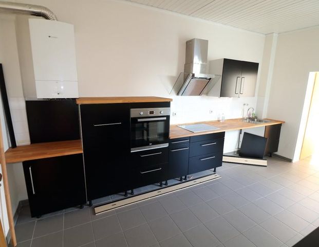 Teilmöblierte, ruhige renovierte Wohnung in bester Lage - Photo 1