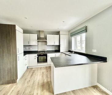 4 bedroom semi-detached house to rent - Photo 2