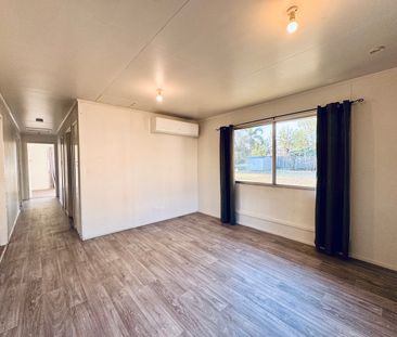 CENTRAL TO TOWN: 3 x BEDROOM HOME WITH MANY EXTRAS - Photo 4