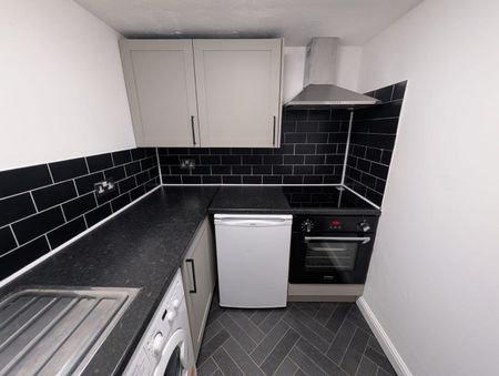 Studio Flat, Birch Polygon, M14 - Photo 2