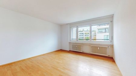 Are you looking for a recently renovated apartment in a central location? - Photo 2
