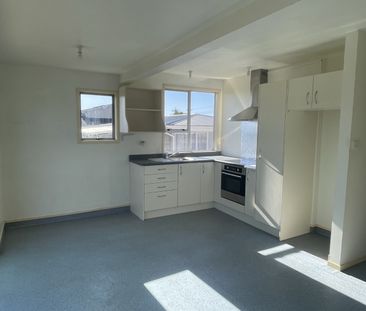 Property Management105B Arran Road, Browns Bay - Unit for Rent - Photo 4