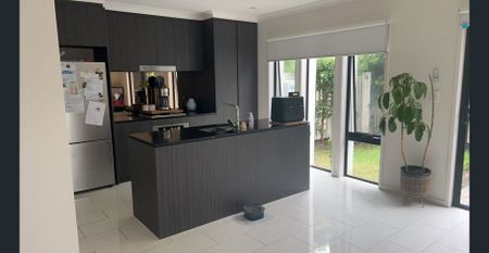 Quietly townhouse, walking distance to Hope Island Marketplace - Photo 3