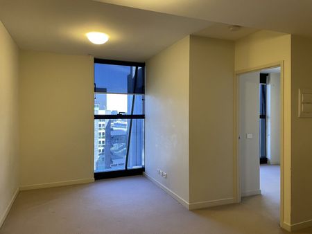 Lovely Apartment in a Great Location - Photo 4