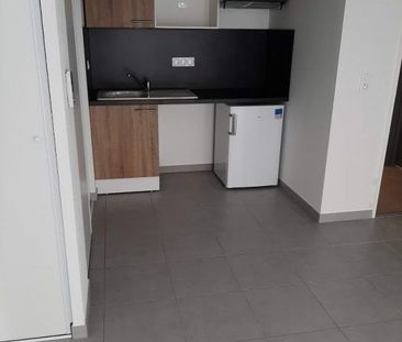 T2 AVEC TERRASSE + PKG COUVERT - Photo 2