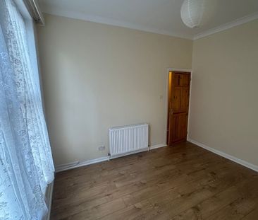 1 Bed Flat, Ilford, IG3 - Photo 1