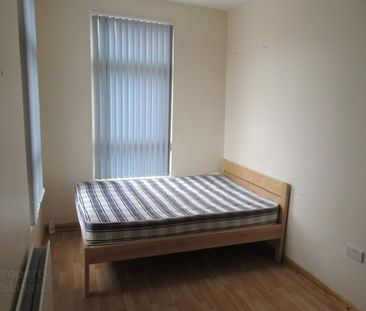 Great Apartment, 41d Agincourt Avenue, Queens Quarter, Belfast - Photo 2