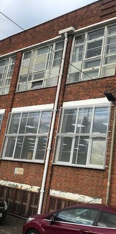 1 bedroom block of apartments to rent - Photo 2