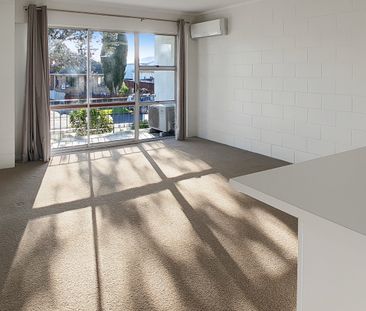 NEW LYNN - 2 Bedroom - Photo 2