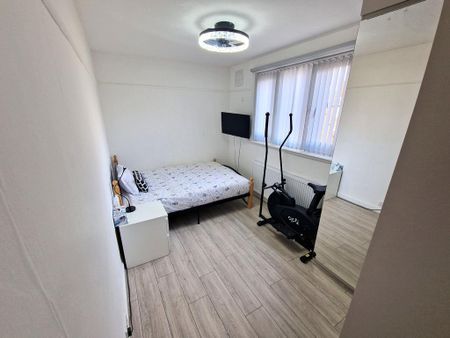1 bedroom in a house share to rent - Photo 5