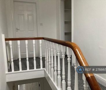 3 bedroom terraced house to rent - Photo 6