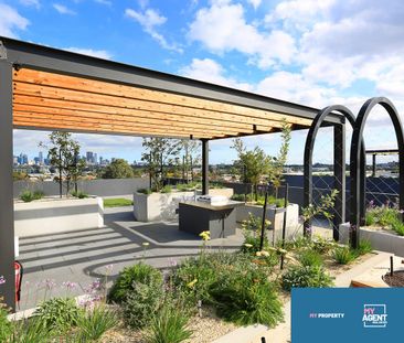 Stylish 1-Bedroom Apartment in Village Avenue, Brunswick East - Photo 1