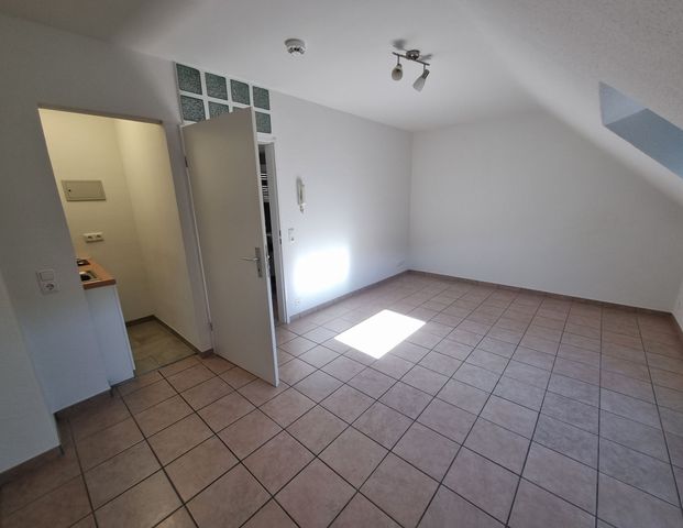 Trier Ost: Modernisiertes 1-Zimmer Apartment in gepflegtem Mehrfamilienhaus in ruhiger Wohnlage - Photo 1