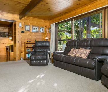 4 B/R, large family home, Long Bay College zone - Photo 5