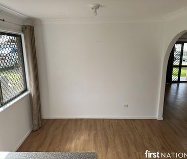 THREE BEDROOM FAMILY HOME IN BEAUTIFUL WELLINGTON POINT - Photo 3