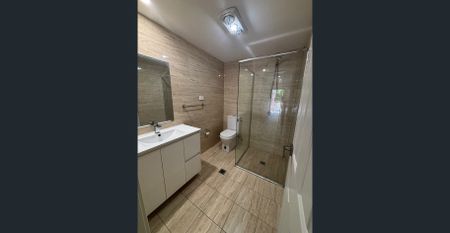 Cosy 3 Bedroom home - Close to Nepean Hospital - Photo 5