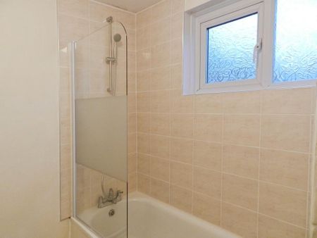 1 bedroom ground floor maisonette to rent - Photo 3