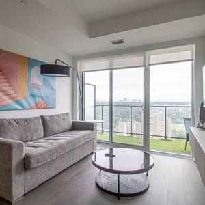 Toronto Furnished Condo Rental – 1 Bed, 1 Bath, City Views, Balcony - Photo 2