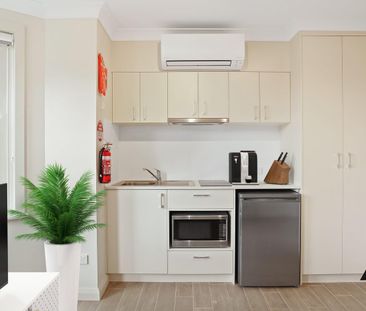 Designer Studio in Petersham- Utilities included - Photo 5