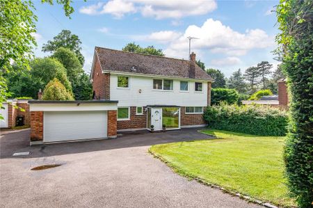 4 bedroom detached house to rent - Photo 3