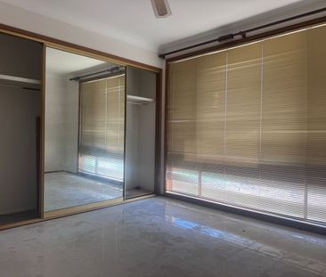 5 BEDROOM FAMILY HOME - Photo 5